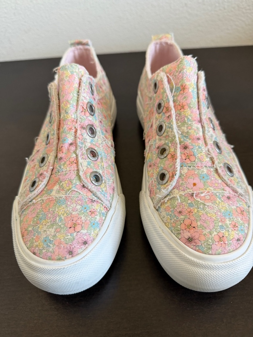 Blowfish Malibu platform floral Pink Slip-On Canvas Sneakers & White Rubber Sole - Picture 4 of 8